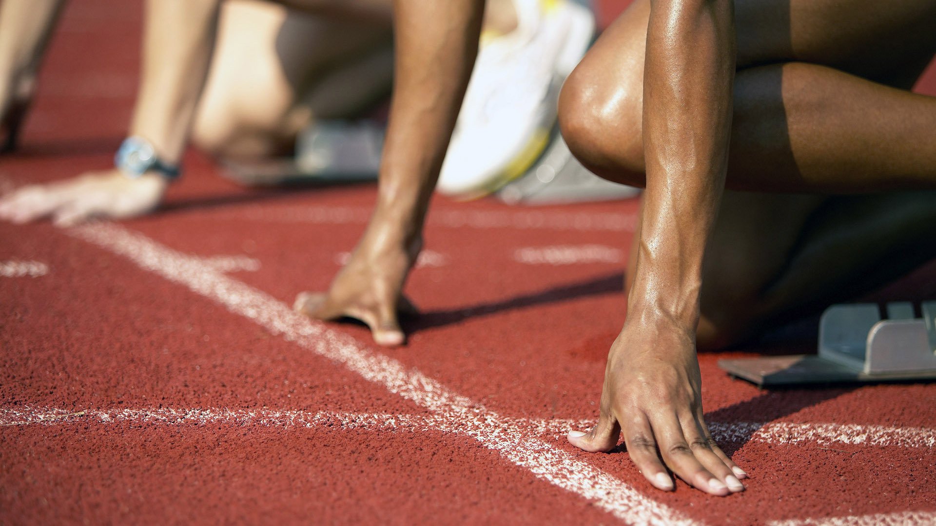 熊猫体育平台-赛道与数据之夜，布伦森全面爆炸改写F1争冠终章